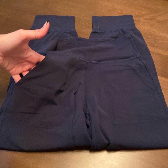 Lululemon🍋Align Jogger Crop 23" - Picture 4 of 8